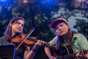 NORA BROWN & STEPHANIE COLEMAN  foto Yvetta Stránská_1
