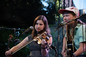 NORA BROWN & STEPHANIE COLEMAN  foto Yvetta Stránská_8