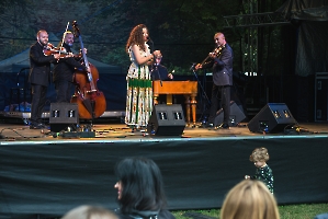 Júlia Kozáková & Manuša_3