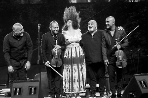 Júlia Kozáková & Manuša, foto Barka Fabiánová_12