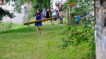 28. 7. Bratři Ebnové, Lina_. Sváteční odpoledne ve Staré tkalcovně_43