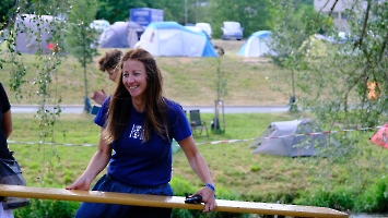 28. 7. Bratři Ebnové, Lina_. Sváteční odpoledne ve Staré tkalcovně_44