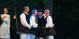 21. 7. 2012 "SLAVNOSTNÍ OTEVŘENÍ FOLKOVÝCH PRÁZDNIN - BITTOVÁ &amp; BITTI"
