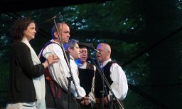21. 7. 2012 "SLAVNOSTNÍ OTEVŘENÍ FOLKOVÝCH PRÁZDNIN - BITTOVÁ &amp; BITTI"