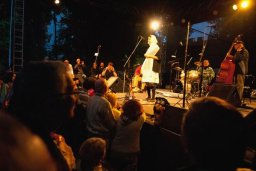 21. 7. 2012 "SLAVNOSTNÍ OTEVŘENÍ FOLKOVÝCH PRÁZDNIN - BITTOVÁ &amp; BITTI"