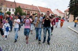 22. 7. 2012 "DIVADELNÍ DEN" Úklid zámeckého parku