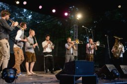  25. 7. 2015 "SLAVNOSTNÍ OTEVŘENÍ FOLKOVÝCH PRÁZDNIN - ODVAHA PROTI PŘEDSUDKŮM"