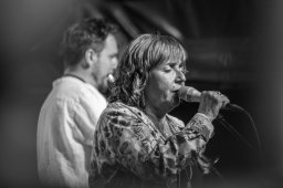 Bára Hrzánová &amp; Condurango - foto Barka Fabiánová